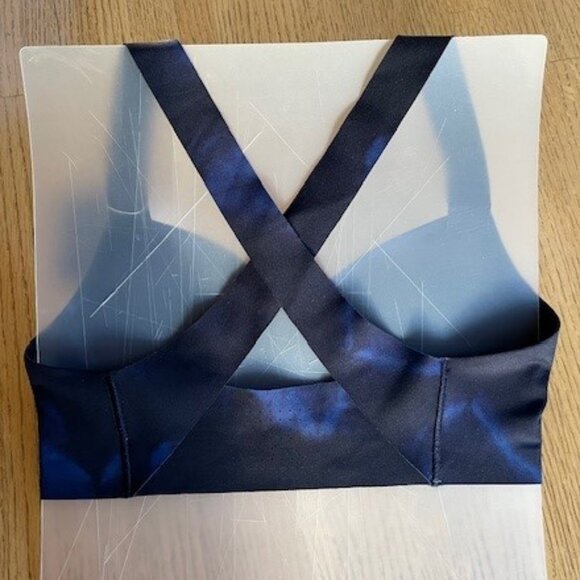 UNIQLO Sm. NWT, SPORTS BRA Variegated Colours, Exclusive Line "SHADES OF JAPAN" - Picture 5 of 12